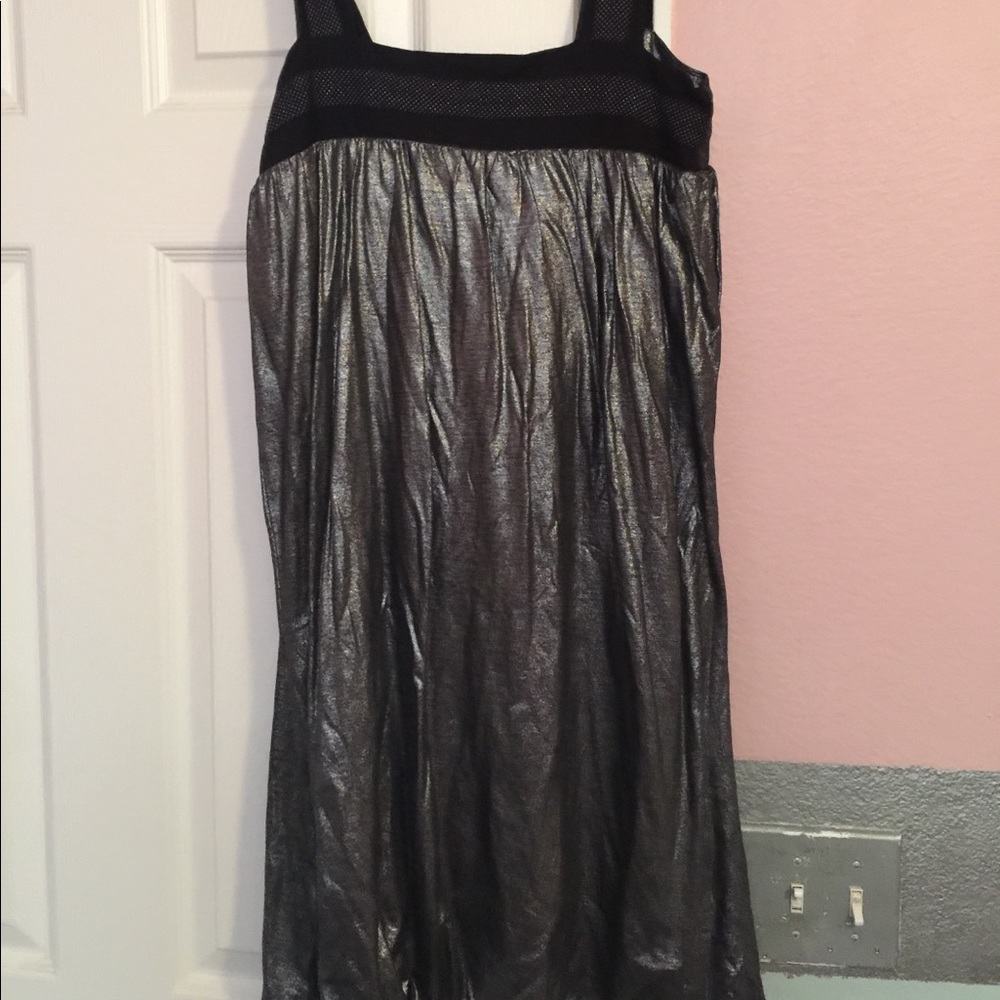 Flow fitting dress
